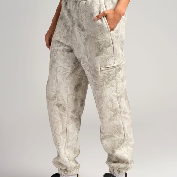 Comfrt Pants - Comfrt dnd Sweats